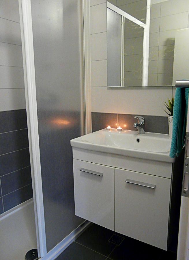 Apartments By The Sea Drvenik Donja Vala, Makarska - 6756 Luaran gambar