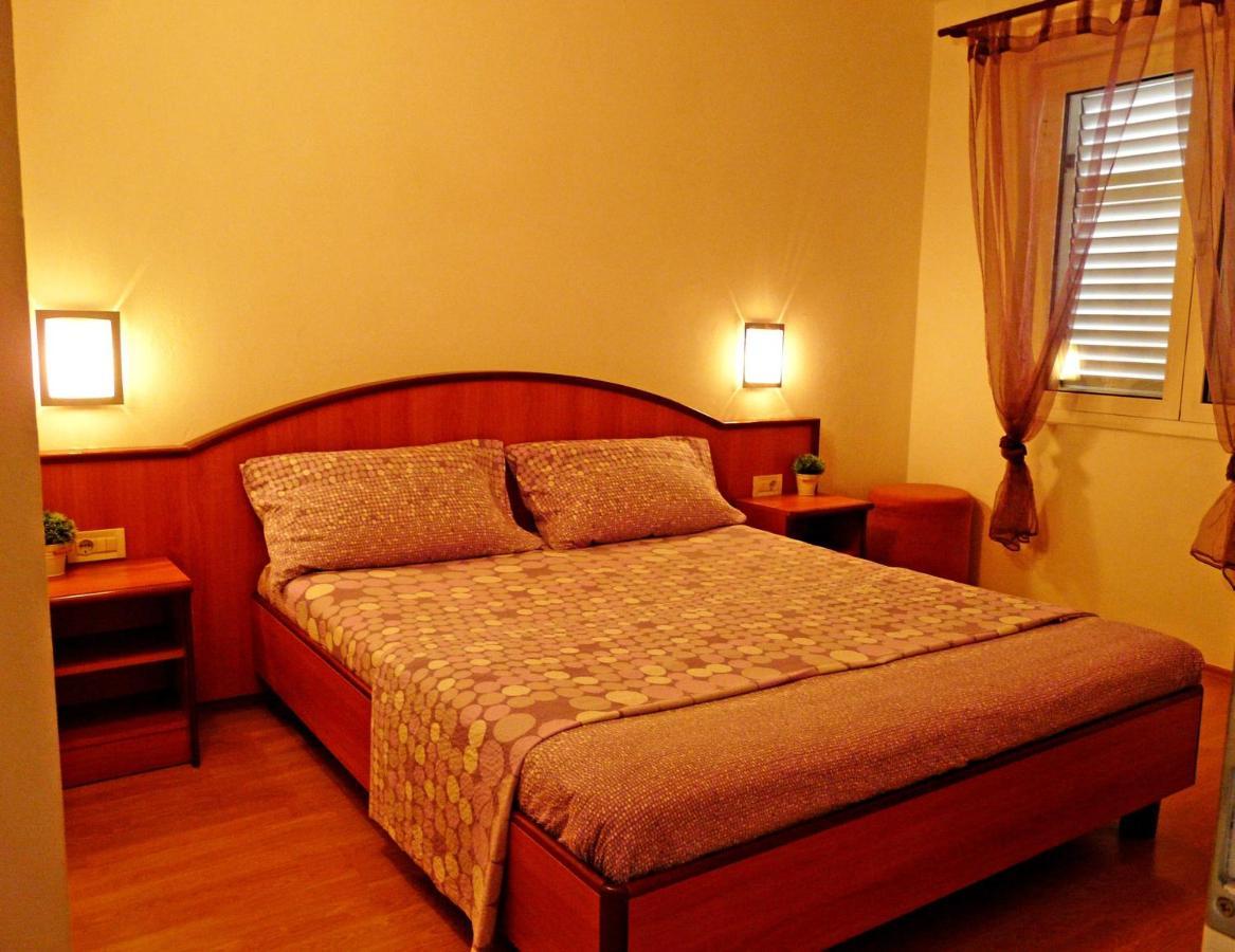 Apartments By The Sea Drvenik Donja Vala, Makarska - 6756 Luaran gambar